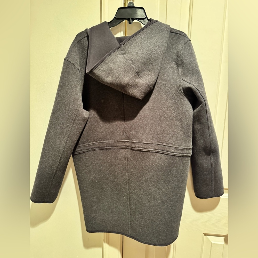 Lululemon Women's reversible Hooded Jacket - Picture 6 of 7